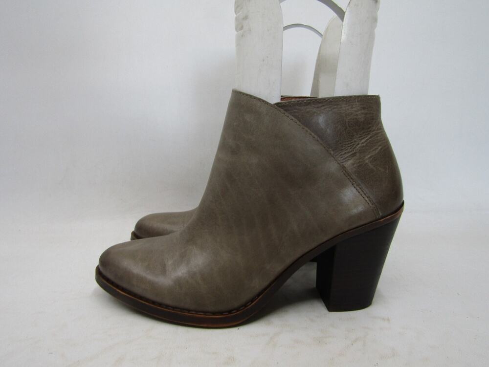 Lucky Brand Womens Size 7.5 M Gray Leather Ankle Fashion Boots Bootie